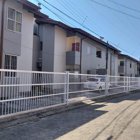 Apartamento Ubatuba - Praia Grande - 250M Da Praia Exterior photo