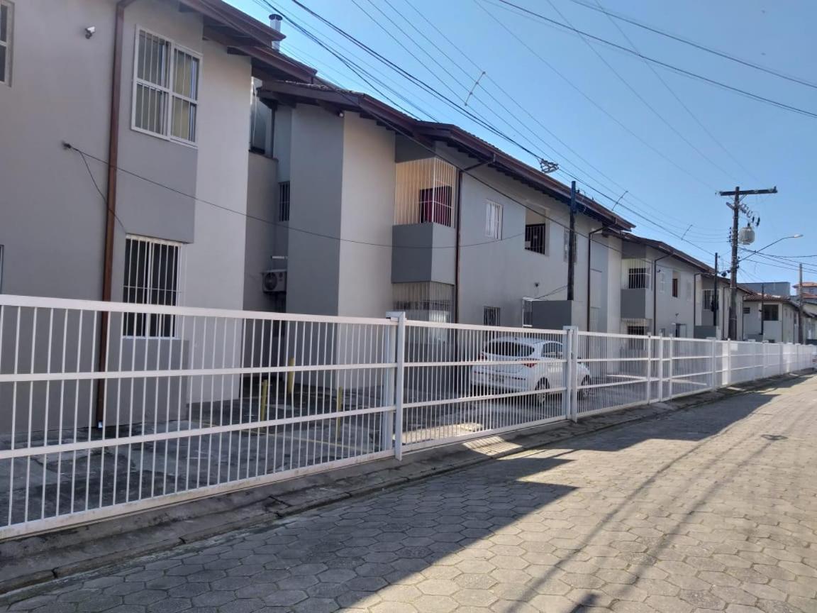 Apartamento Ubatuba - Praia Grande - 250M Da Praia Exterior photo